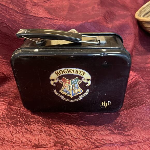 HOGWARTS Harry Potter Metal Tin Snack Box Carry Mini 6x3x4” - Picture 4 of 8